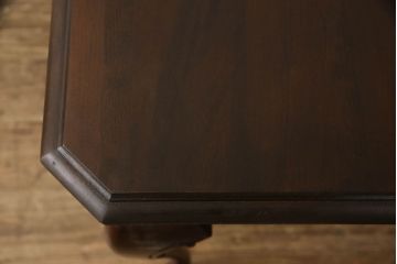 中古　アメリカ輸入家具　LA-Z-BOY(レイジーボーイ)　KINCAID(キンケイド)　クラシカルで優美な佇まいが魅力のサイドテーブル(電話台、コンソールテーブル、ナイトテーブル、オケージョナルテーブル)(R-051182)
