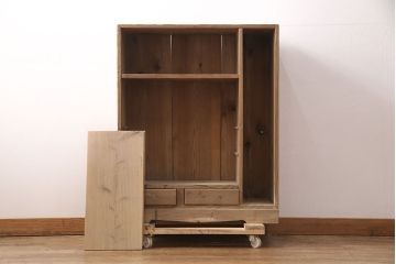 昭和初期　素朴な木味が魅力!凝った扉の造りが純和風の雰囲気を高める下駄箱(収納棚、靴箱、戸棚)(R-051183)