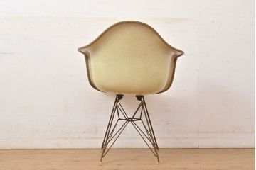 ジャンク品　アメリカヴィンテージ　イームズ　Hermanmiller(ハーマンミラー社)のアームシェルチェア(サイドチェア、椅子)(R-051202)