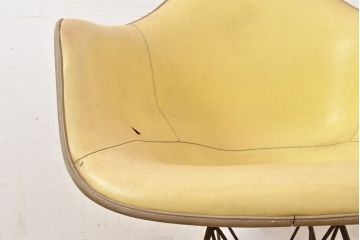 ジャンク品　アメリカヴィンテージ　イームズ　Hermanmiller(ハーマンミラー社)のアームシェルチェア(サイドチェア、椅子)(R-051202)