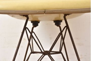ジャンク品　アメリカヴィンテージ　イームズ　Hermanmiller(ハーマンミラー社)のアームシェルチェア(サイドチェア、椅子)(R-051202)