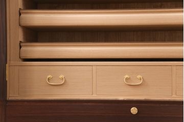 中古　美品　希少品　三方紫檀(シタン)材・内側総桐　上手物!珍しいつくりの桐箪笥(大丸、四方丸)(衣装箪笥、着物箪笥、和タンス、桐たんす)(定価約130万円)(R-051203)