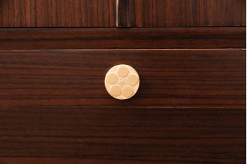 中古　美品　希少品　三方紫檀(シタン)材・内側総桐　上手物!珍しいつくりの桐箪笥(大丸、四方丸)(衣装箪笥、着物箪笥、和タンス、桐たんす)(定価約130万円)(R-051203)
