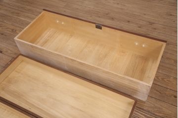 中古　美品　希少品　三方紫檀(シタン)材・内側総桐　上手物!珍しいつくりの桐箪笥(大丸、四方丸)(衣装箪笥、着物箪笥、和タンス、桐たんす)(定価約130万円)(R-051203)