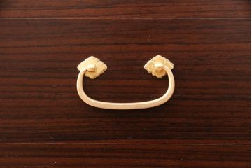 中古　美品　希少品　三方紫檀(シタン)材・内側総桐　上手物!珍しいつくりの桐箪笥(大丸、四方丸)(衣装箪笥、着物箪笥、和タンス、桐たんす)(定価約130万円)(R-051203)
