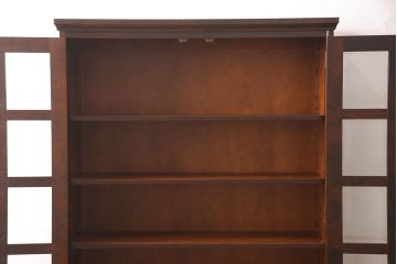 中古　美品　北海道民芸家具　和洋折衷どちらのお部屋にも馴染むブックケース(本箱、収納棚、キャビネット、飾り棚)(R-051210)