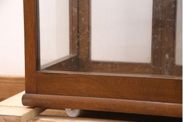 アンティーク家具　カバ材　扉がおしゃれな雰囲気を高める卓上ガラスケース(ショーケース、陳列棚、飾り棚)(R-051213)