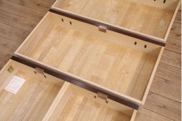 中古　美品　岩谷堂箪笥　迫力のある杢目と金具が存在感を放つ整理箪笥(衣装箪笥、引き出し、チェスト)(R-051214)