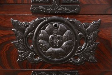 中古　美品　岩谷堂箪笥　迫力のある杢目と金具が存在感を放つ整理箪笥(衣装箪笥、引き出し、チェスト)(R-051214)