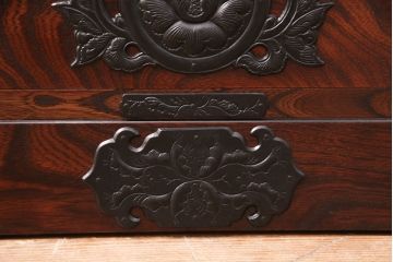 中古　美品　岩谷堂箪笥　迫力のある杢目と金具が存在感を放つ整理箪笥(衣装箪笥、引き出し、チェスト)(R-051214)