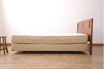 中古　DREXEL HERITAGE(ドレクセルヘリテージ)　Triune(トライユン)　シモンズ　落ち着いた雰囲気づくりを叶えるベッド(ダブル、ワイドダブル)(R-051217)