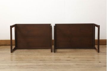 デンマークヴィンテージ　北欧家具　ローズウッド材の赤みがかった色味が素敵なネストテーブル(サイドテーブル、飾り台、ビンテージ)(R-051219)