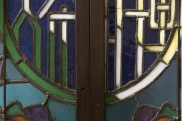 和製アンティーク　希少品!独特な意匠から貫録を感じさせるステンドグラス窓2枚セット(建具、引き戸、明り取り)(R-051223)