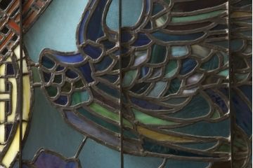 和製アンティーク　希少品!独特な意匠から貫録を感じさせるステンドグラス窓2枚セット(建具、引き戸、明り取り)(R-051223)