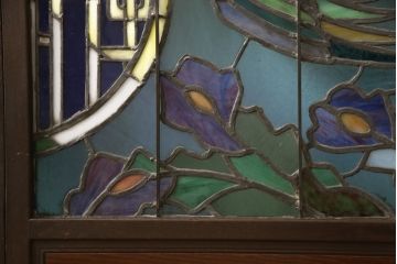 和製アンティーク　希少品!独特な意匠から貫録を感じさせるステンドグラス窓2枚セット(建具、引き戸、明り取り)(R-051223)