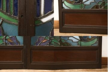 和製アンティーク　希少品!独特な意匠から貫録を感じさせるステンドグラス窓2枚セット(建具、引き戸、明り取り)(R-051223)