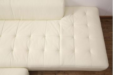 中古　美品　IDC大塚家具　本革L/S　コンフォート　高級感漂うホワイトカラーが目を引くソファセット(定価約58万円)(3人掛け、4人掛け)(R-051225)