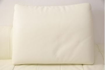 中古　美品　IDC大塚家具　本革L/S　コンフォート　高級感漂うホワイトカラーが目を引くソファセット(定価約58万円)(3人掛け、4人掛け)(R-051225)