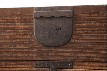 和製アンティーク　上手物!味わい深い木肌と黒い金具が貫録を感じさせる総桐帳場箪笥(時代箪笥、収納箪笥、引き出し)(R-051226)