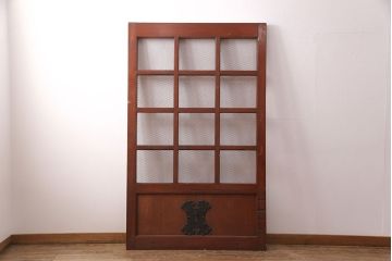 アンティーク建具　明治大正期　ヒノキ材　腰板ケヤキ材　亀甲金網付き　和の貫録を感じさせる格子蔵戸(きつね格子、狐格子、玄関戸、玄関ドア、引き戸、格子戸、マス目、升目)(R-051230)