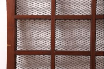 アンティーク建具　明治大正期　ヒノキ材　腰板ケヤキ材　亀甲金網付き　和の貫録を感じさせる格子蔵戸(きつね格子、狐格子、玄関戸、玄関ドア、引き戸、格子戸、マス目、升目)(R-051230)