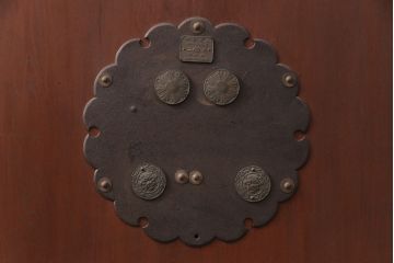 アンティーク建具　大正昭和初期　総ケヤキ材　上品な佇まいが魅力の富山蔵戸(玄関戸、玄関ドア、引き戸)(R-051231)