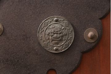 アンティーク建具　大正昭和初期　総ケヤキ材　上品な佇まいが魅力の富山蔵戸(玄関戸、玄関ドア、引き戸)(R-051231)