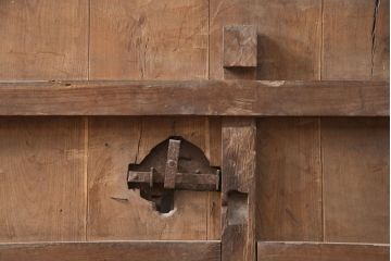アンティーク建具　明治大正期　栗材　和の情緒あふれる蔵戸(玄関戸、玄関ドア、引き戸)(R-051233)