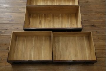 和製アンティーク　美品　総桐材　和の風格漂う黒漆塗りが魅力の庄内箪笥(時代箪笥、重ね箪笥、引き出し)(R-051237)