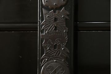 和製アンティーク　美品　総桐材　和の風格漂う黒漆塗りが魅力の庄内箪笥(時代箪笥、重ね箪笥、引き出し)(R-051237)