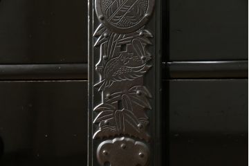 和製アンティーク　美品　総桐材　和の風格漂う黒漆塗りが魅力の庄内箪笥(時代箪笥、重ね箪笥、引き出し)(R-051237)