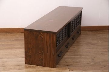 ラフジュ工房オリジナル　古建具リメイク　格子の彫刻が可愛らしいテレビ台(テレビボード、ローボード、リビングボード、収納棚)(R-051238)