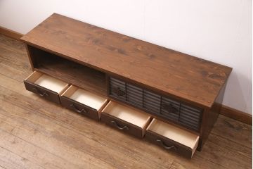 ラフジュ工房オリジナル　古建具リメイク　格子の彫刻が可愛らしいテレビ台(テレビボード、ローボード、リビングボード、収納棚)(R-051238)