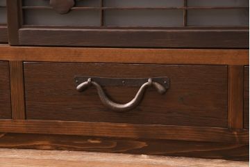 ラフジュ工房オリジナル　古建具リメイク　格子の彫刻が可愛らしいテレビ台(テレビボード、ローボード、リビングボード、収納棚)(R-051238)