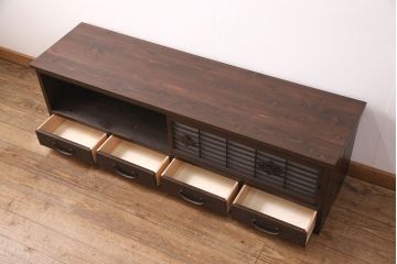 ラフジュ工房オリジナル　古建具リメイク　格子の彫刻が可愛らしいアクセントになっているテレビ台(テレビボード、ローボード、リビングボード、収納棚)(R-051241)