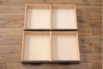 ラフジュ工房オリジナル　古建具リメイク　格子の彫刻が可愛らしいアクセントになっているテレビ台(テレビボード、ローボード、リビングボード、収納棚)(R-051241)