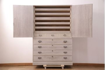 中古　上品な意匠が魅力的な加茂総桐箪笥(並厚、四方丸)(総桐たんす、衣装箪笥、着物箪笥、和タンス)(定価約80万円)(R-051242)