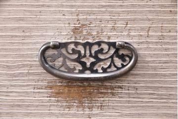 中古　上品な意匠が魅力的な加茂総桐箪笥(並厚、四方丸)(総桐たんす、衣装箪笥、着物箪笥、和タンス)(定価約80万円)(R-051242)