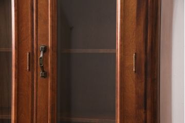 和製ヴィンテージ　国産　華やかさを演出する彫り装飾が魅力的なキャビネット(収納棚、戸棚、食器棚、ビンテージ)(R-051243)