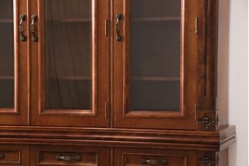 和製ヴィンテージ　国産　華やかさを演出する彫り装飾が魅力的なキャビネット(収納棚、戸棚、食器棚、ビンテージ)(R-051243)