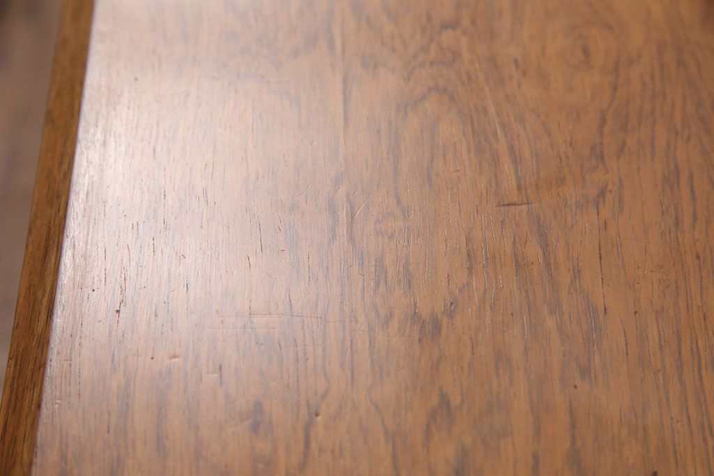 デンマークヴィンテージ　Silkeborg(シルケボー)社　ローズウッド材　無駄な装飾がないスタイリッシュなデザインが目を引くサイドテーブル(コーヒーテーブル、センターテーブル、ビンテージ)(R-051246)