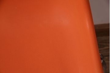 ヴィンテージ家具　北欧ビンテージ　スウェーデン　OVERMAN社製　鮮やかなオレンジカラーが空間のアクセントになるポリプロップスチェア2脚セット(スタッキングチェア、会議用チェア、オフィスチェア、ビンテージ)(R-051249)