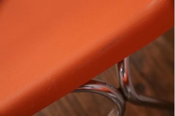ヴィンテージ家具　北欧ビンテージ　スウェーデン　OVERMAN社製　鮮やかなオレンジカラーが空間のアクセントになるポリプロップスチェア2脚セット(スタッキングチェア、会議用チェア、オフィスチェア、ビンテージ)(R-051249)