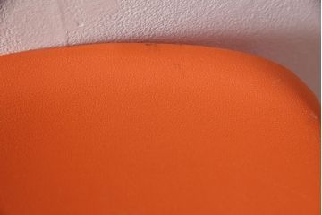 ヴィンテージ家具　北欧ビンテージ　スウェーデン　OVERMAN社製　鮮やかなオレンジカラーが空間のアクセントになるポリプロップスチェア2脚セット(スタッキングチェア、会議用チェア、オフィスチェア、ビンテージ)(R-051250)