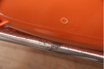 ヴィンテージ家具　北欧ビンテージ　スウェーデン　OVERMAN社製　鮮やかなオレンジカラーが空間のアクセントになるポリプロップスチェア2脚セット(スタッキングチェア、会議用チェア、オフィスチェア、ビンテージ)(R-051250)