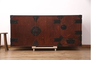 中古　民芸家具　岩谷堂箪笥　天板・脚(台輪)付きリメイク　和の趣あふれる現代のお部屋にぴったりの衣装盆付きサイドボード(ローボード、着物箪笥、収納棚、テレビ台)(R-051255)
