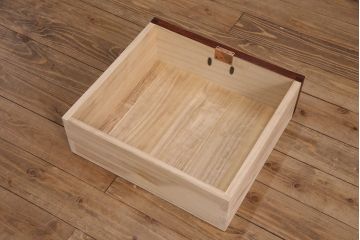 中古　民芸家具　岩谷堂箪笥　天板・脚(台輪)付きリメイク　和の趣あふれる現代のお部屋にぴったりの衣装盆付きサイドボード(ローボード、着物箪笥、収納棚、テレビ台)(R-051255)