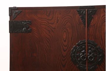 中古　民芸家具　岩谷堂箪笥　天板・脚(台輪)付きリメイク　和の趣あふれる現代のお部屋にぴったりの衣装盆付きサイドボード(ローボード、着物箪笥、収納棚、テレビ台)(R-051255)