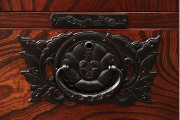 中古　民芸家具　岩谷堂箪笥　天板・脚(台輪)付きリメイク　和の趣あふれる現代のお部屋にぴったりの衣装盆付きサイドボード(ローボード、着物箪笥、収納棚、テレビ台)(R-051255)