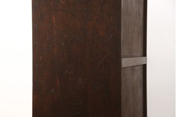 中古　美品　伝統工芸　軽井沢彫り　満開に咲き誇る桜の彫りが華やかなチェスト(引き出し、箪笥、タンス)(R-051259)